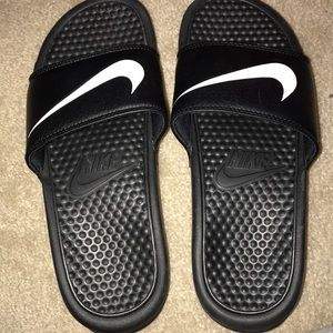 black nike slides